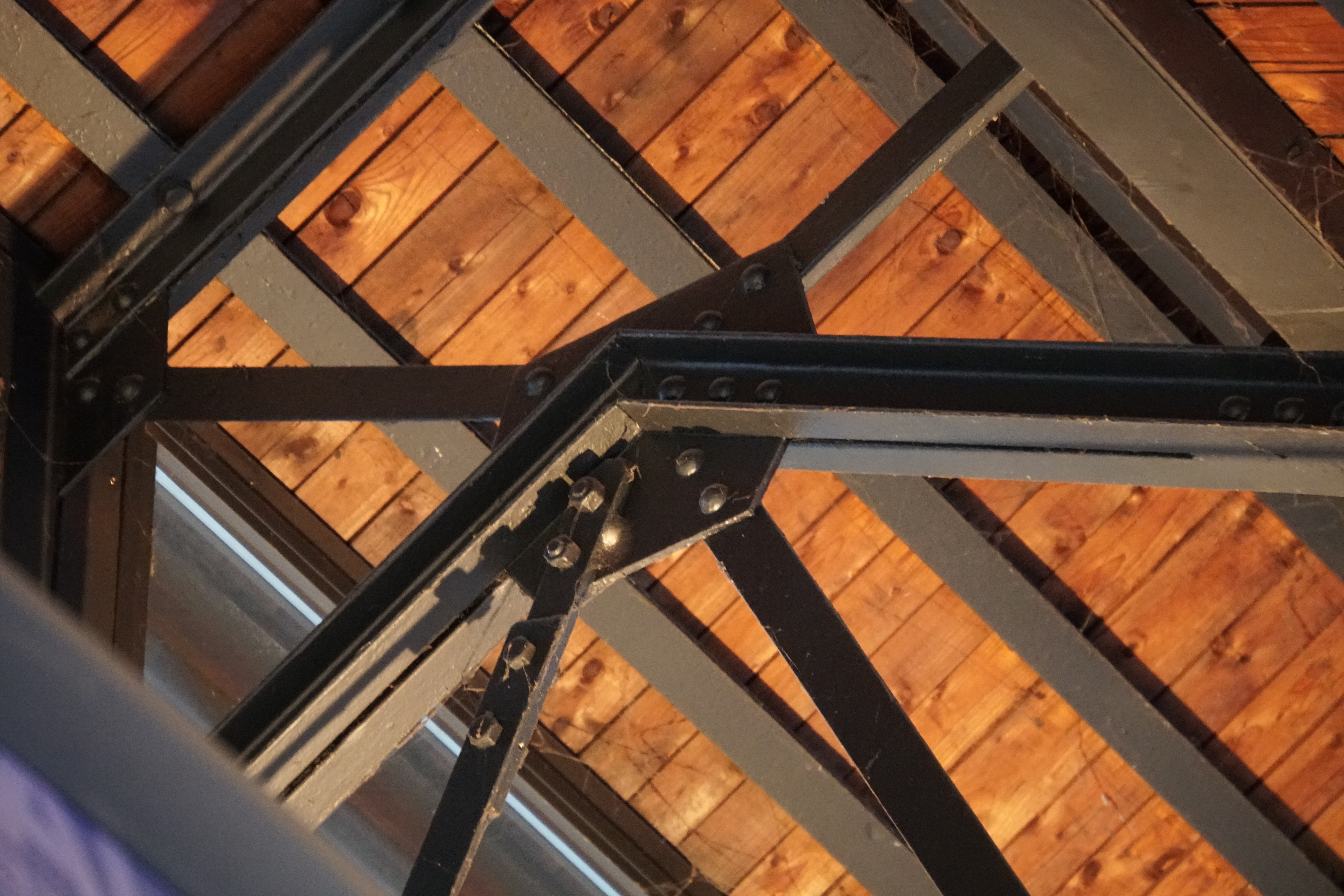 Stahlfachwerk, Knoten mit Knotenbleck geschraubt