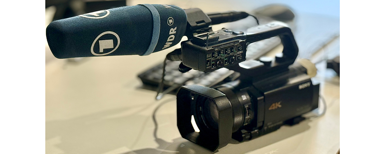 Eine Kamera des WDR beim Dreh an der Hochschule Ruhr West