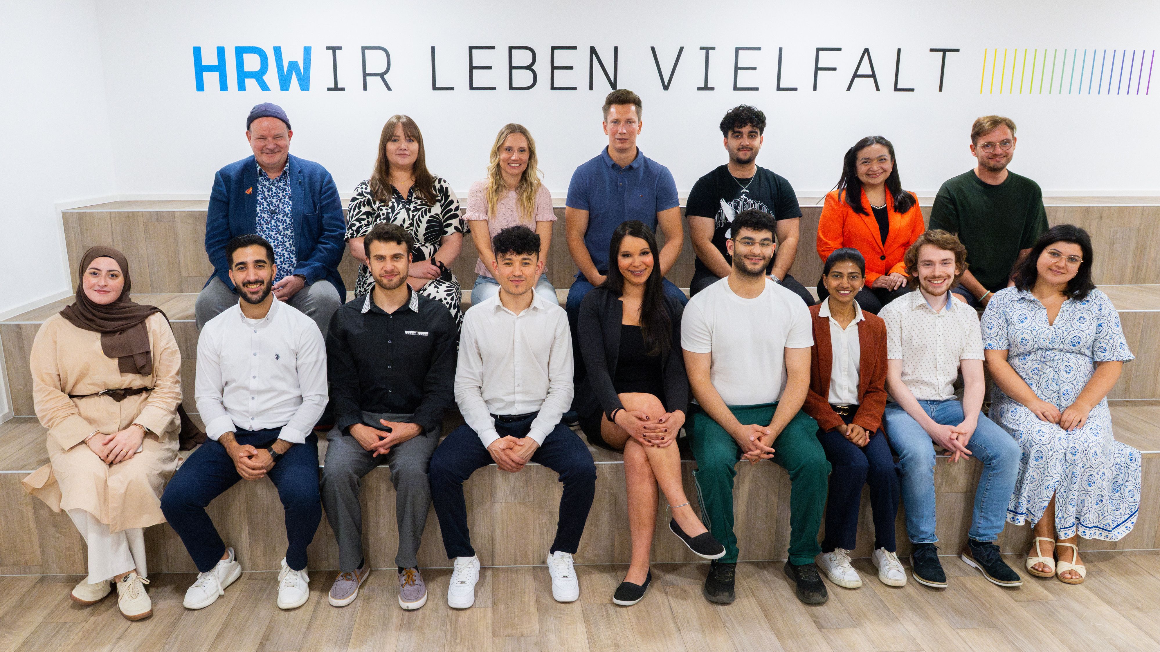 Alle Personen der Teams, die bei der Summerschool 2025 ihre Ergebnisse präsentiert haben.