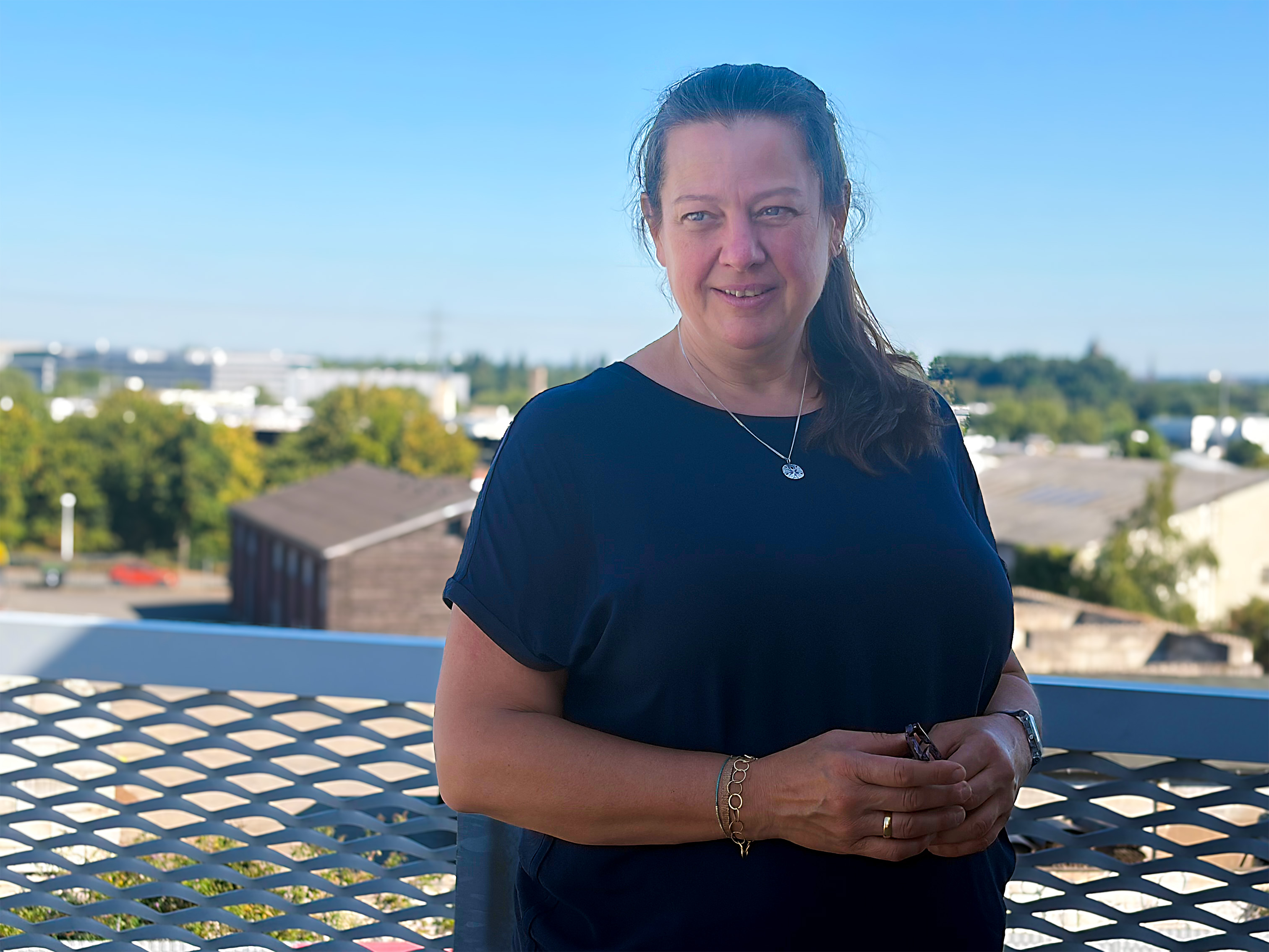 Porträtbild Eva Wehmeyer auf Parkhausdeck