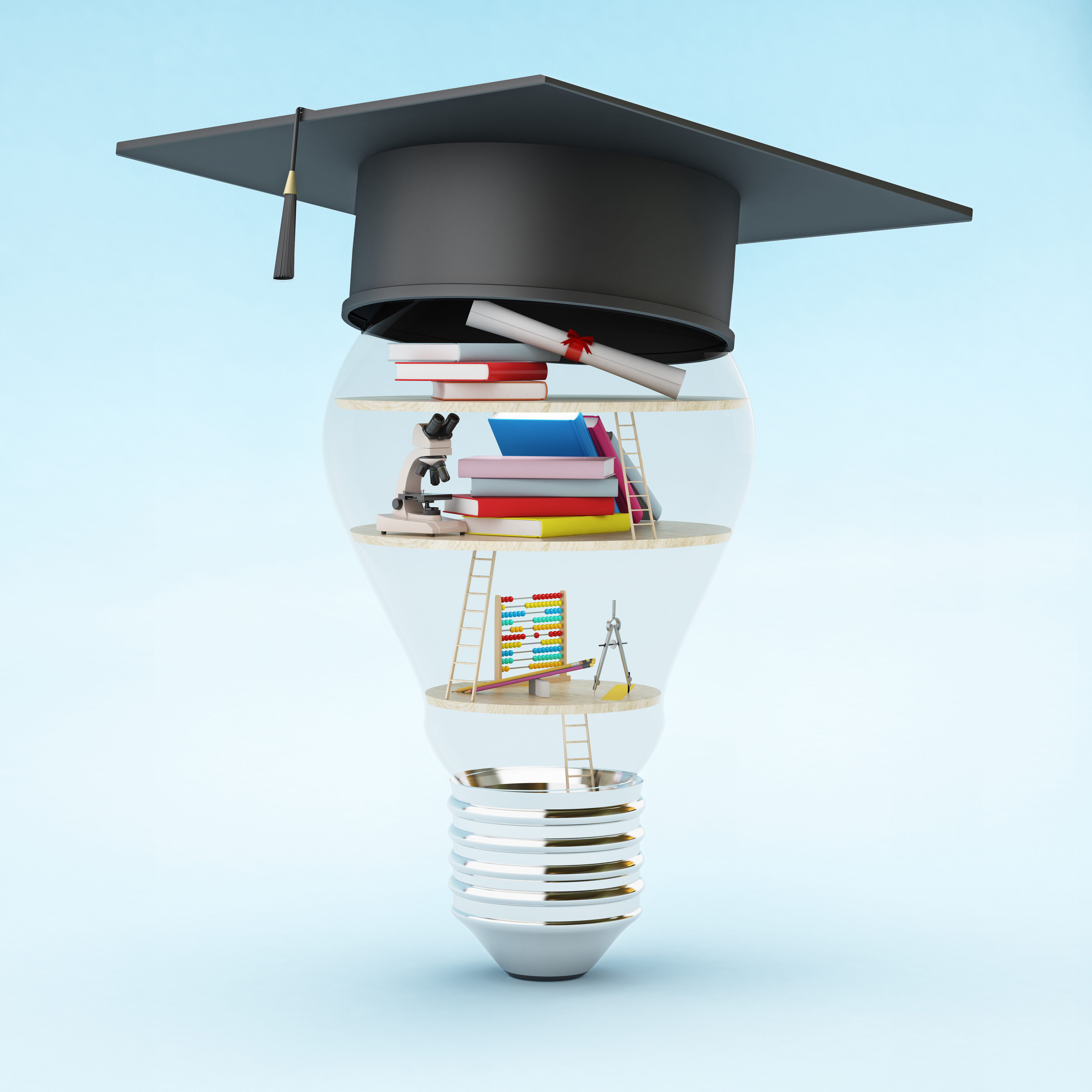 iStock-500648082_Doktorhut_Glühlampe_onurdongel.jpg