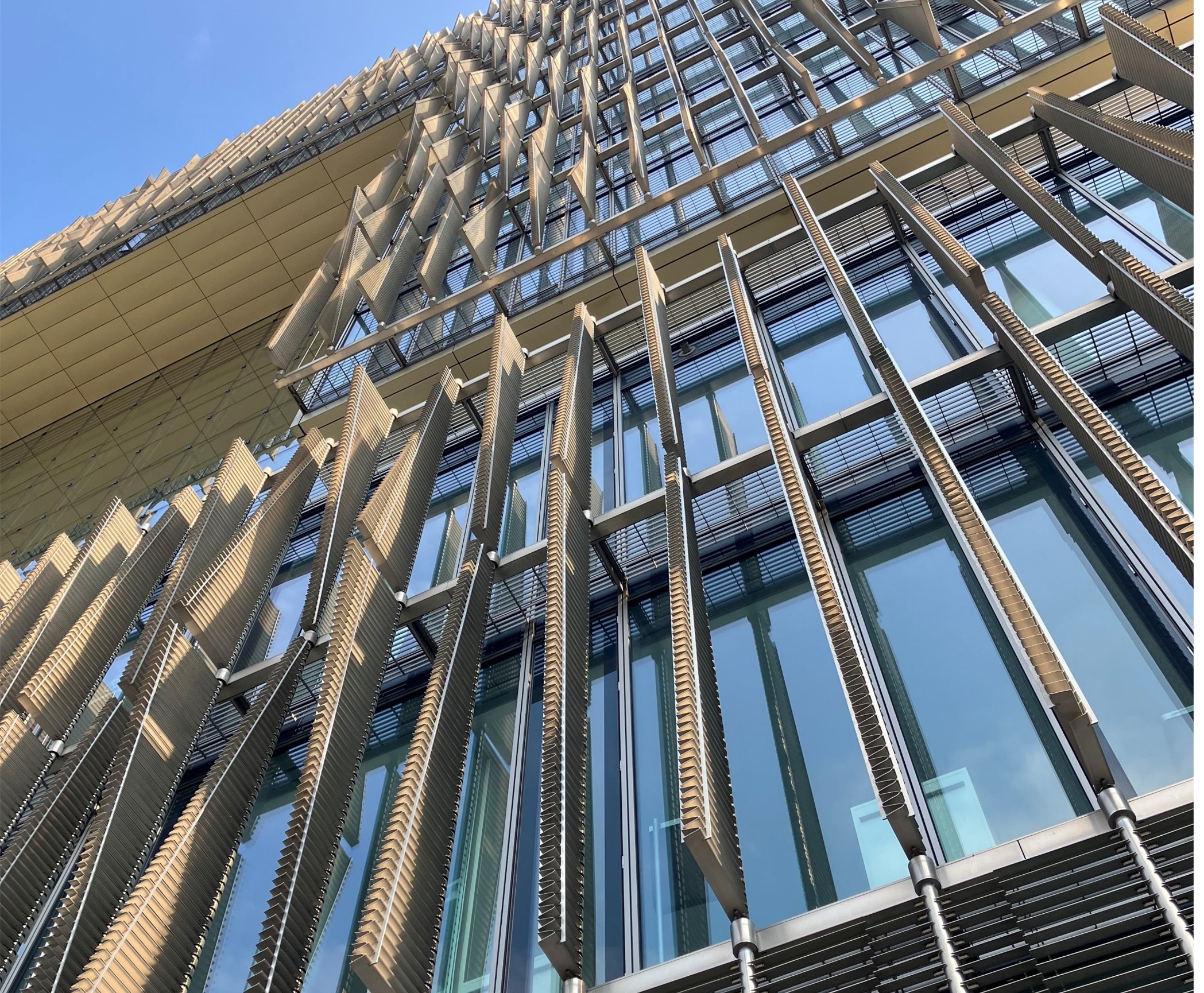 Auf dem Bild sieht man das ThyssenKrupp Hauptquartier