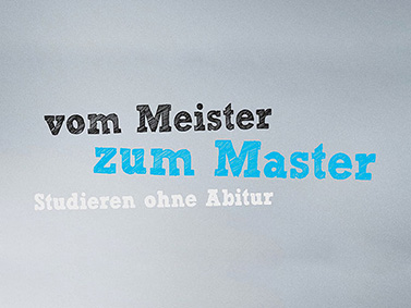grauer Hintergrund mit Text vom Meister zum Master