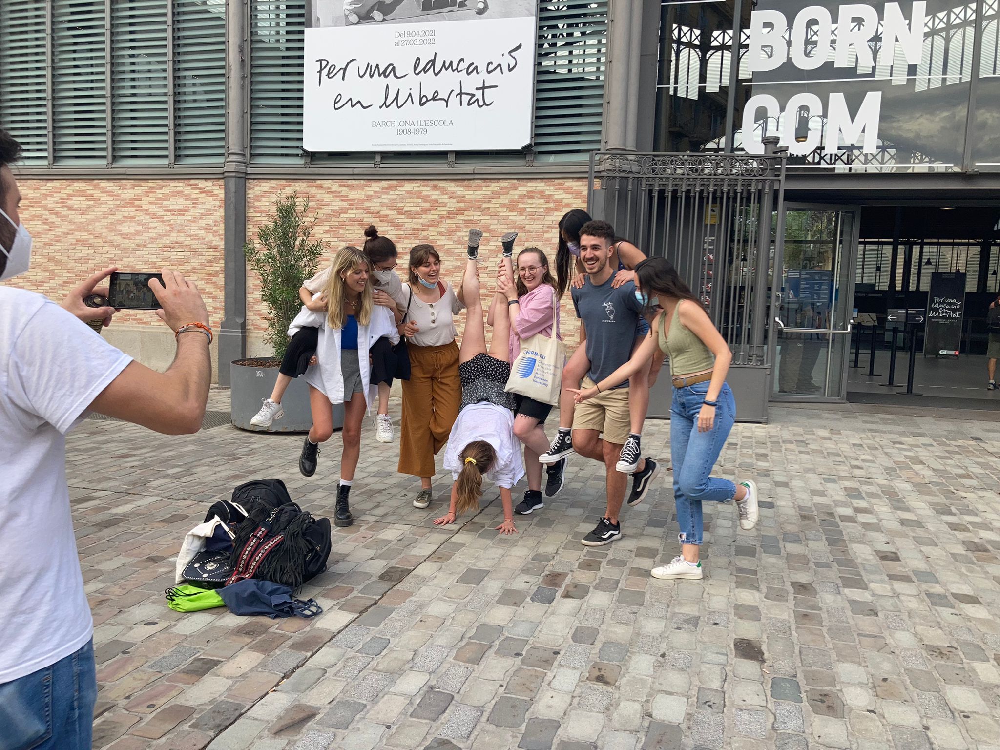 CHARM-EU Studierende posieren für ein Foto.