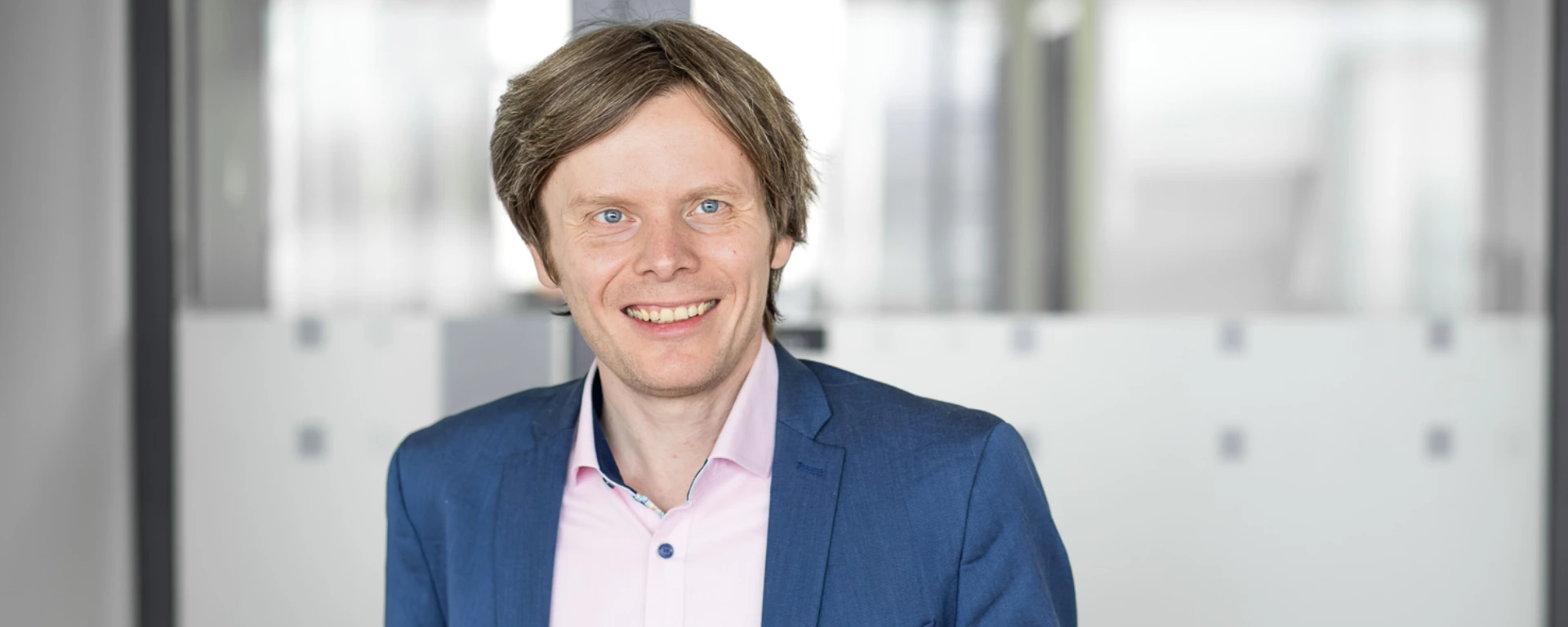 Porträt eines Mannes: Christian Weiß von der HRW
