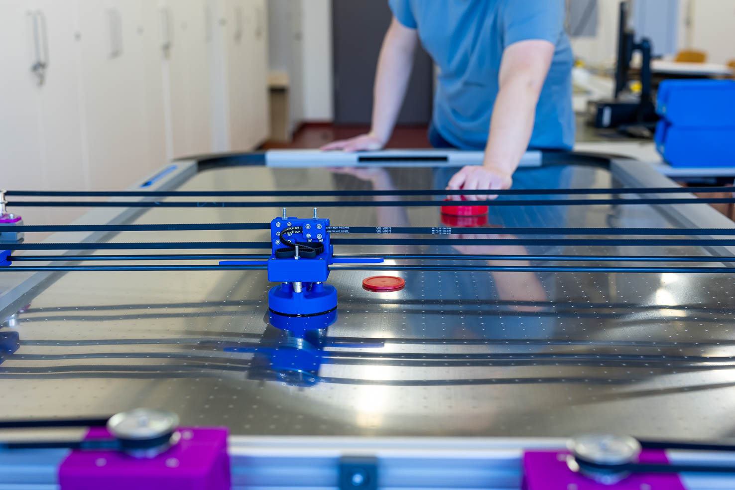 Air Hockey Roboter frontal HRW