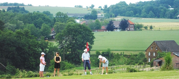 csm_deutschlandstipendium_minigolfen_aufmacher2_c5aafcfe53.jpg