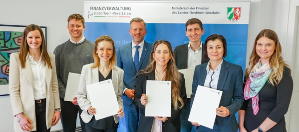 2023-03-16_finanzministerium-duesseldorf-ehrung-jahrgangsbeste-staatssekretaer.jpg