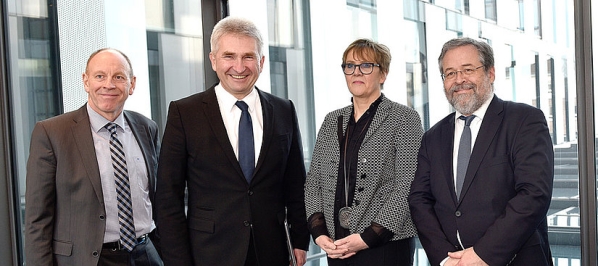 csm_2018-02-07_Presse-Minister_Pinkwart_855_da7722bff7.jpg