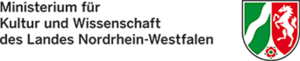 Schwarzer Schriftzug "Ministerium für Kultur und Wissenschaft des Landes Nordrhein-Westfalen" neben dem rot-weiß-grünen NRW-Wappen