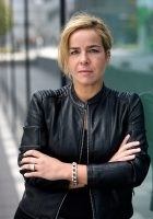 Foto von der Ministerin Mona Neubaur